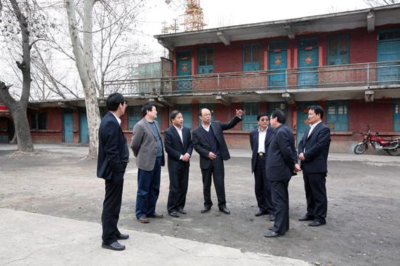 察看民生工程建设
